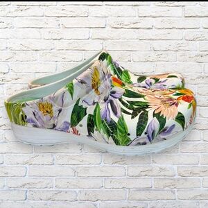 Like New Dansko Womens Kane Molded Floral EVA Garden Clog Size 37 EU 6.5-7 US